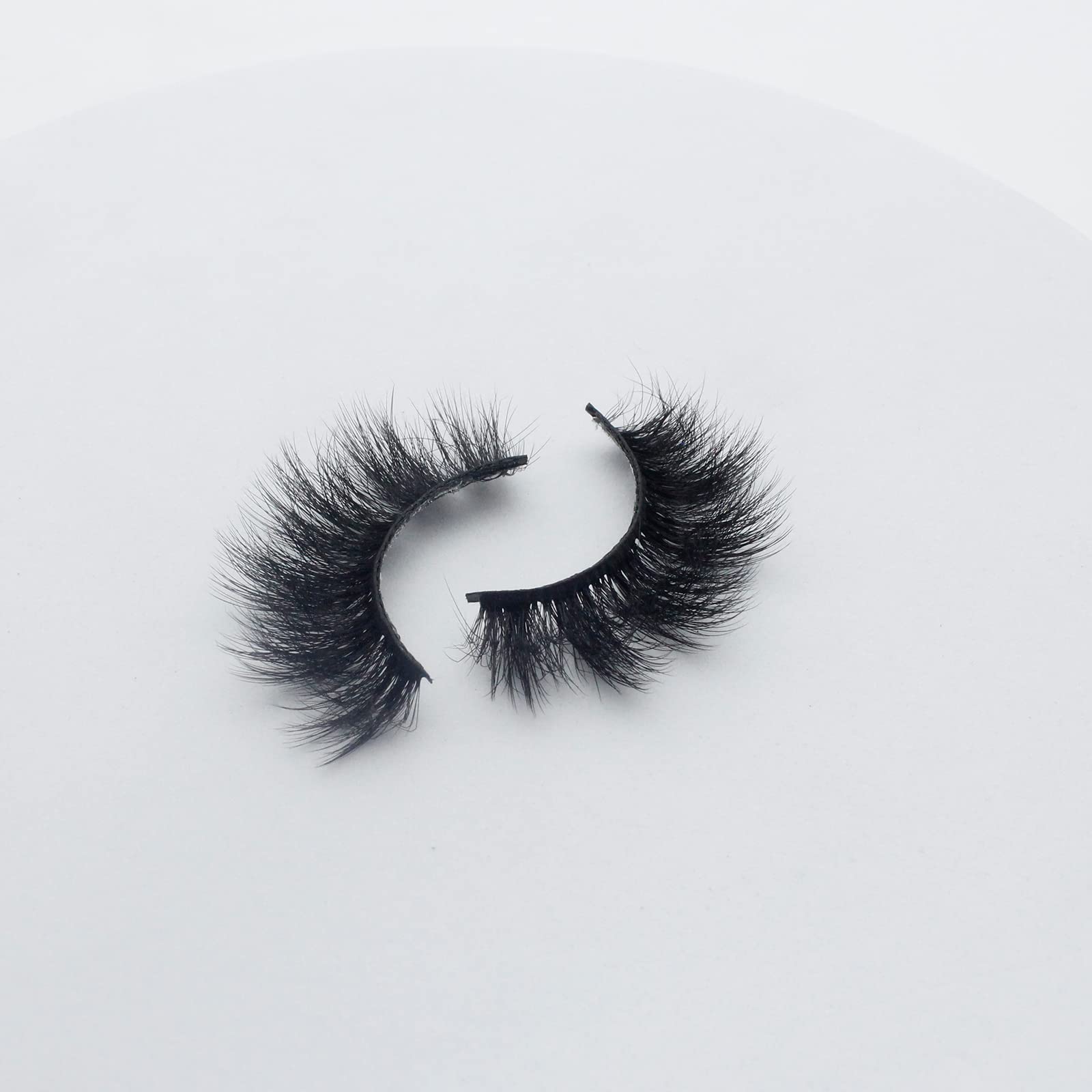 Mebver party-ready lashes enhance cat-eye drama for weddings and dates