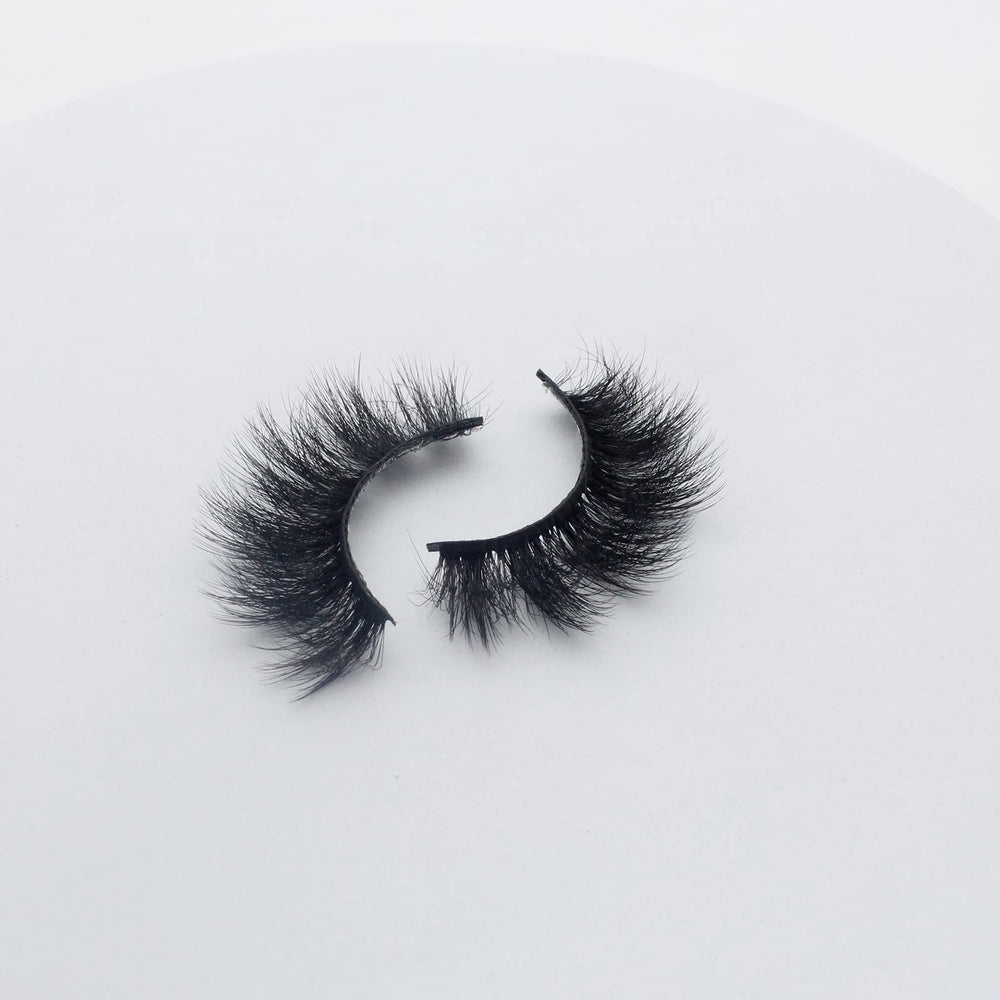 Mebver party-ready lashes enhance cat-eye drama for weddings and dates