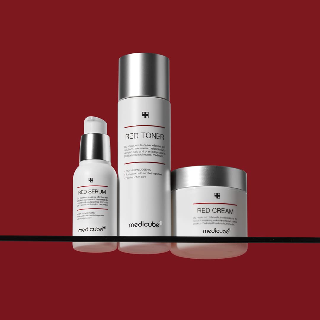 Medicube Red Cream 2.0 pump bottle suggests non-comedogenic care for blemish-prone skin.