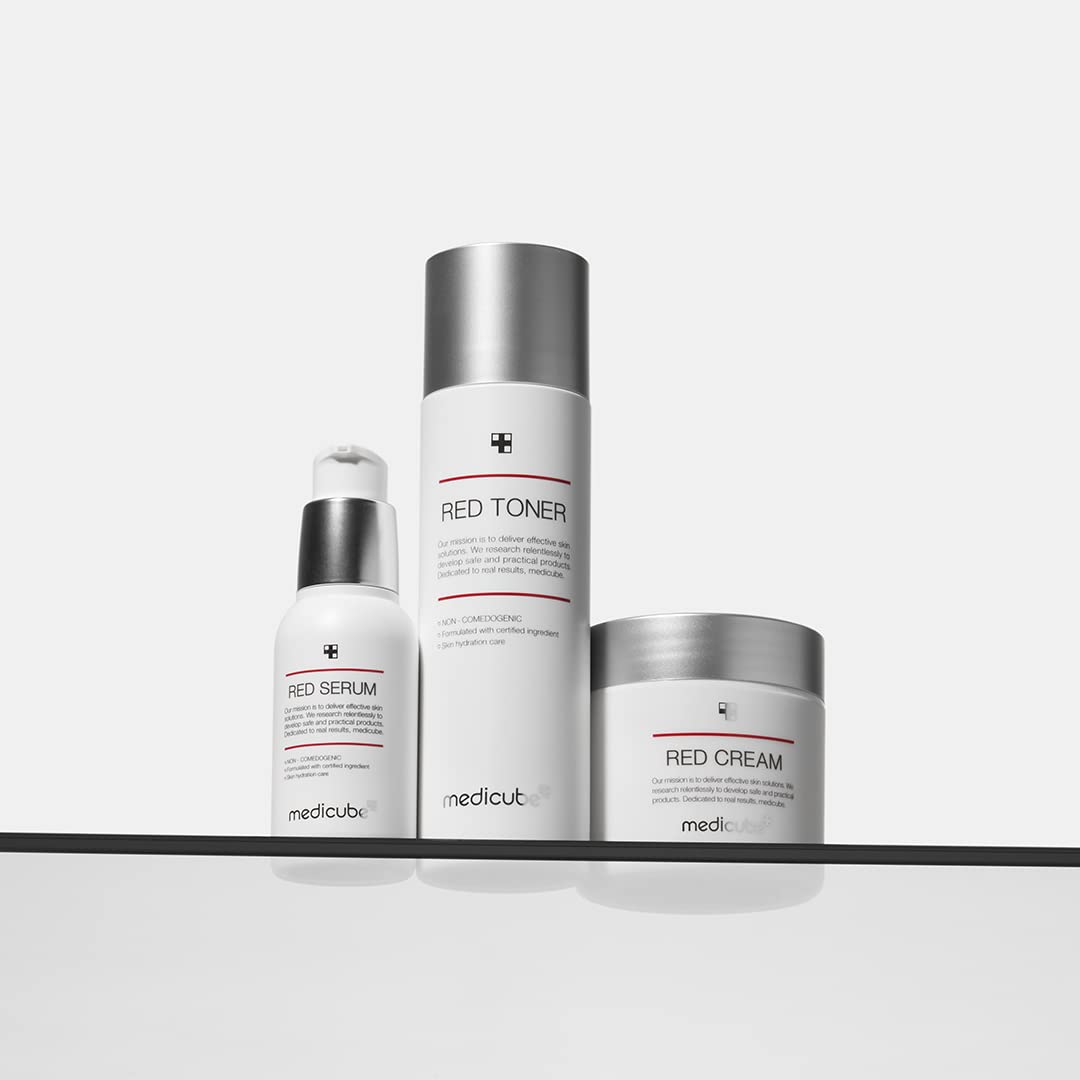 Medicube Red Toner 2.0 non-comedogenic label close-up