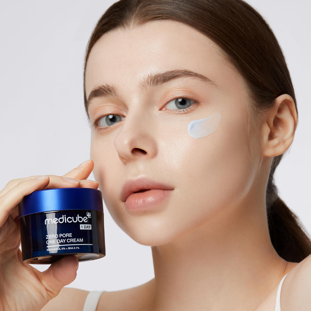 Medicube Zero Pore One-Day Cream hydration image highlights Hydra Fresh formula