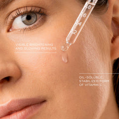 Medik8 C-Tetra texture-application captures fast absorption and fresh feel.