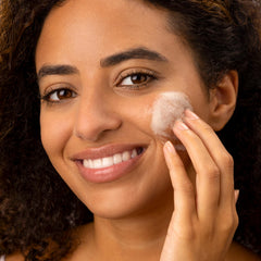 Medik8 Surface Radiance Cleanse ingredients mangosteen and raspberry close-up with refreshing aroma.