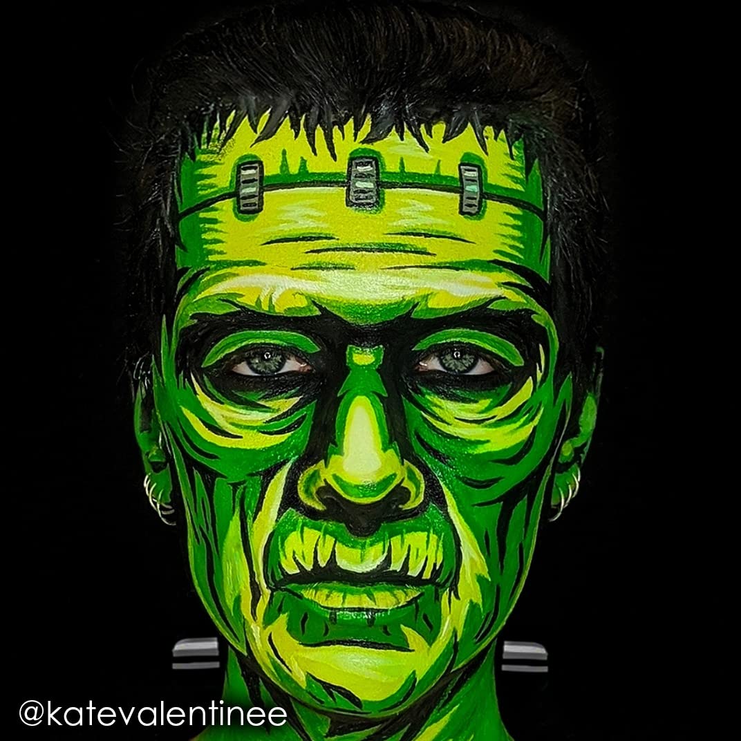 Mehron CreamBlend Ogre Green application on skin for halloween cosplay look