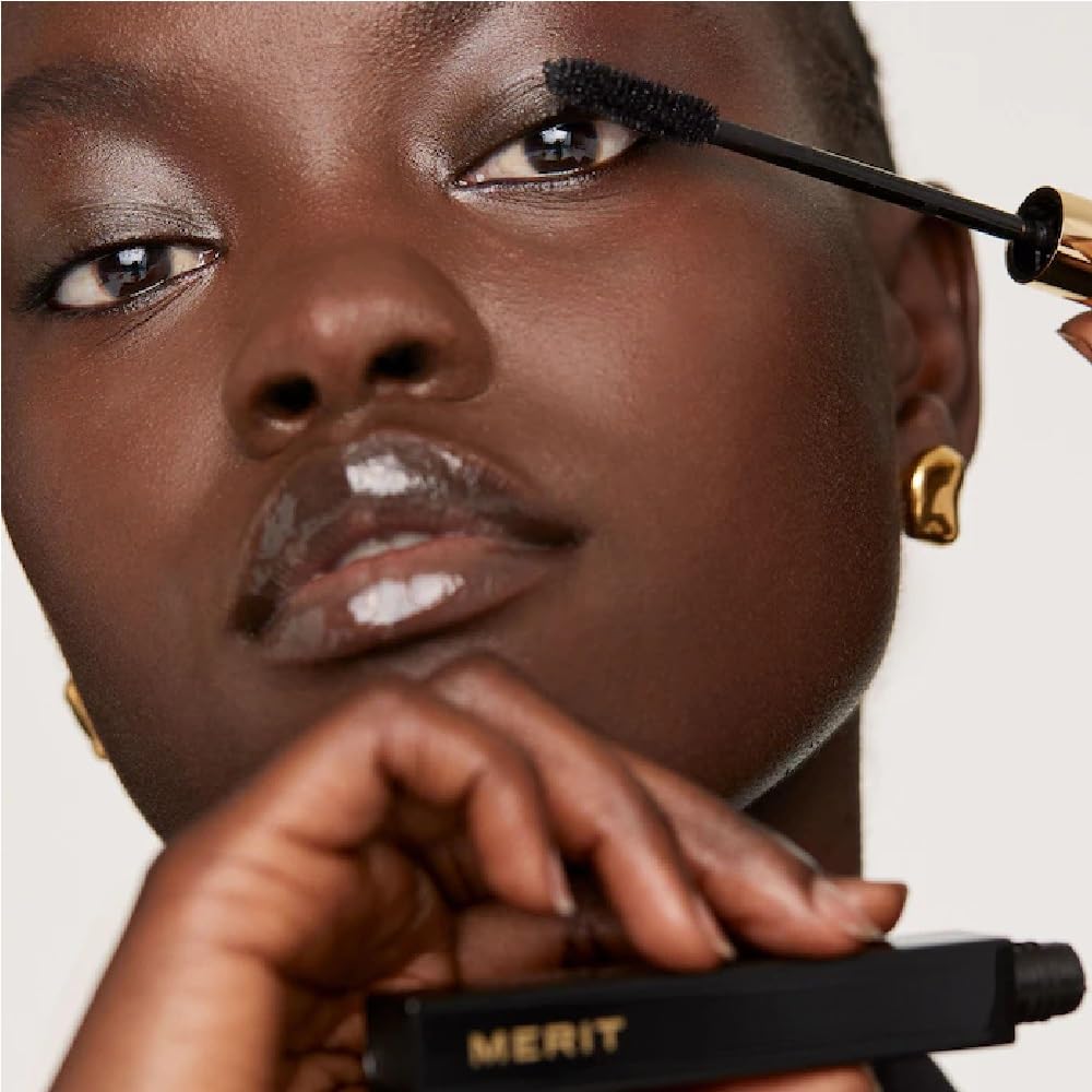 M.E.R.I.T clean ingredients suited for sensitive eyes.