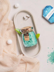 MHSMHL aromatherapy candle offers a gentle fragrance to create cozy spa ambiance.