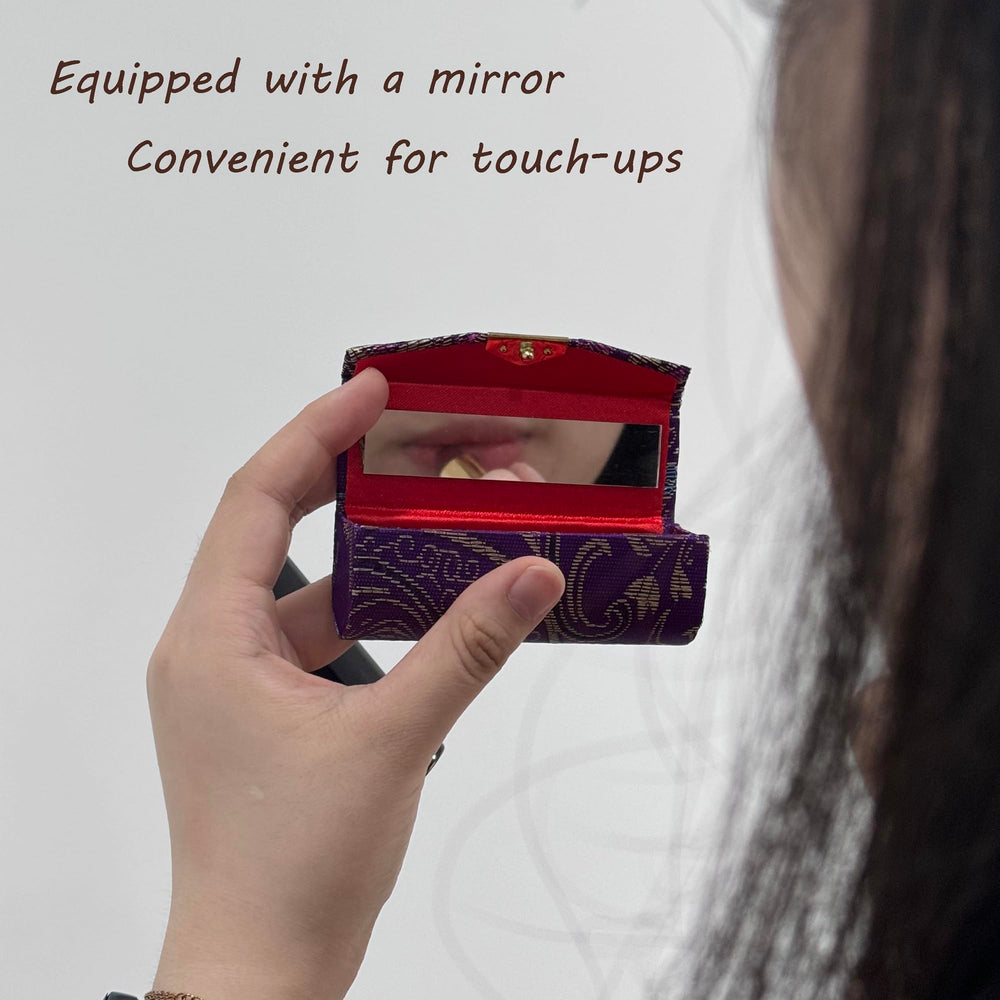 MIAO JIN mini floral cosmetic box stores lipstick and jewelry neatly.