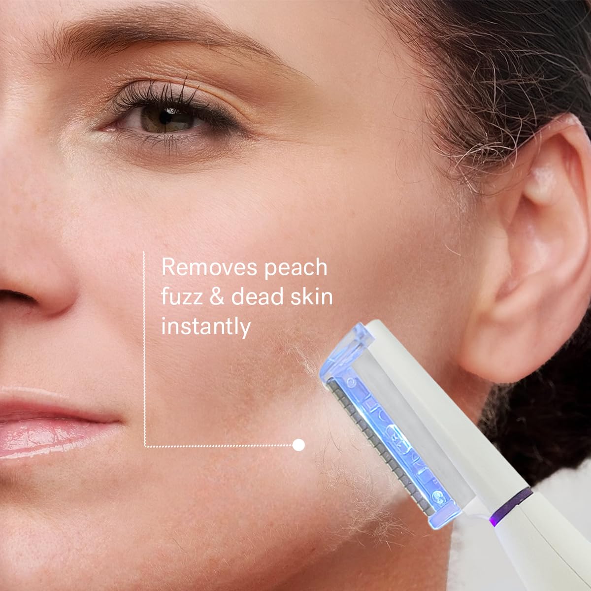 Michael Todd Beauty Sonicsmooth Pro+ 16 blades enable thorough exfoliation across the face.