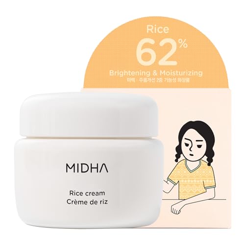 Close-up of MIDHA Rice Cream texture highlighting a smooth, dewy finish