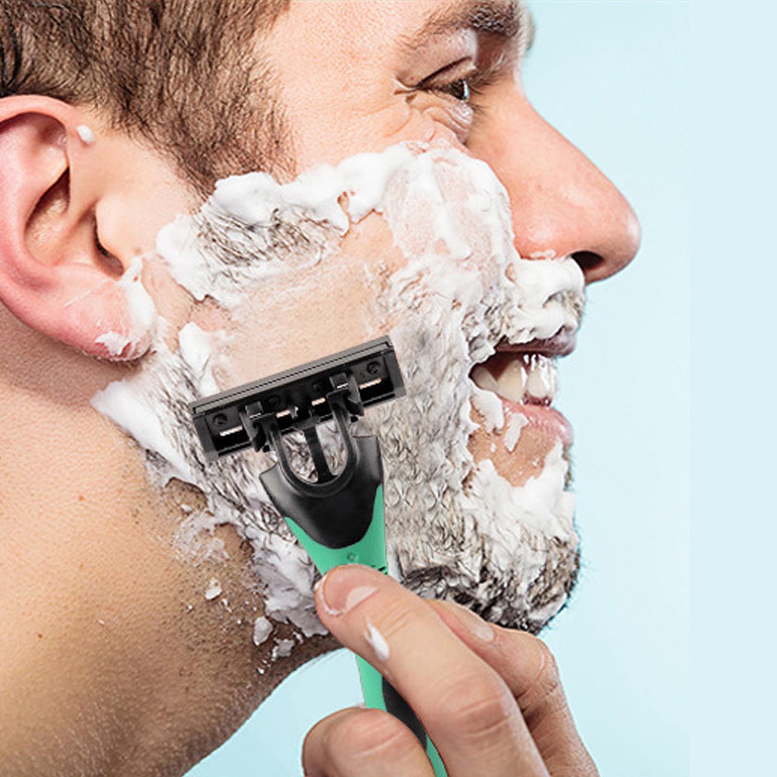 MIECHUA disposable razor with portable, travel-friendly packaging