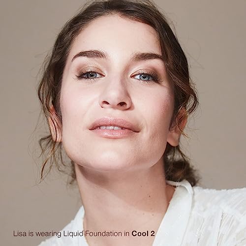 Mineral Fusion Liquid Foundation Cool 1 application shot illustrating seamless blending