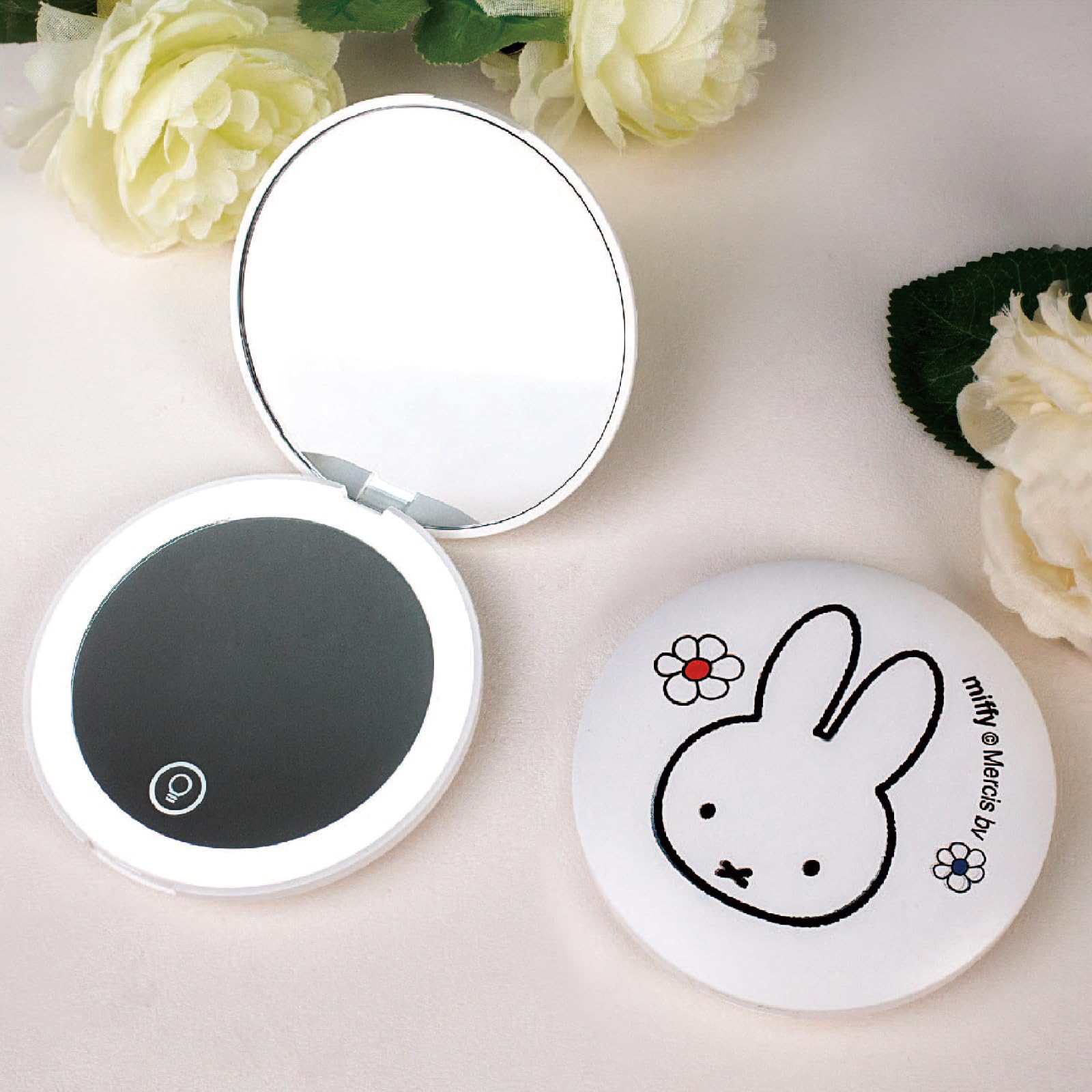 MIPOW Miffy LED ring light provides daylight-like illumination for makeup.