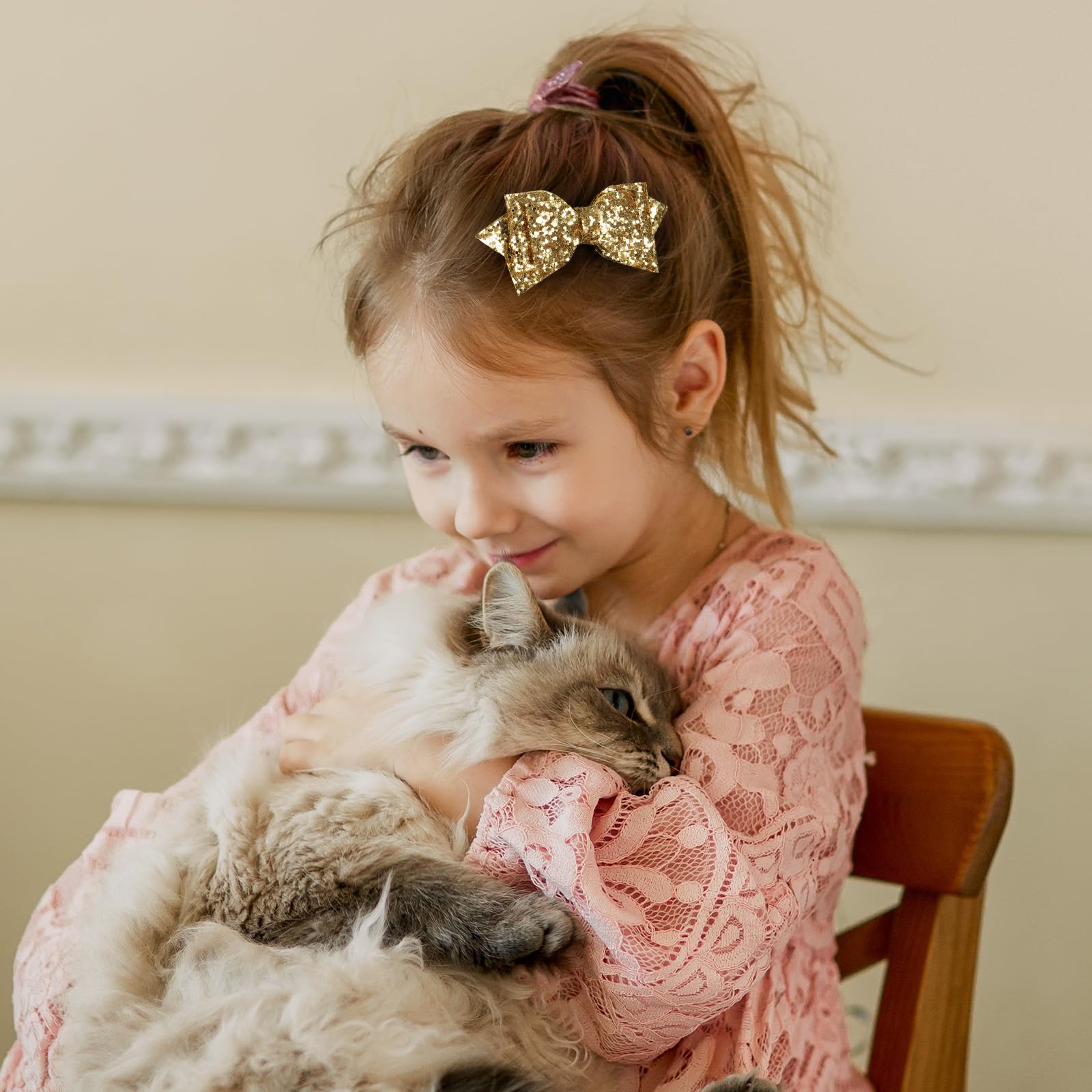 Miroksh alligator hair clip stays securely in place without pulling or tangling.