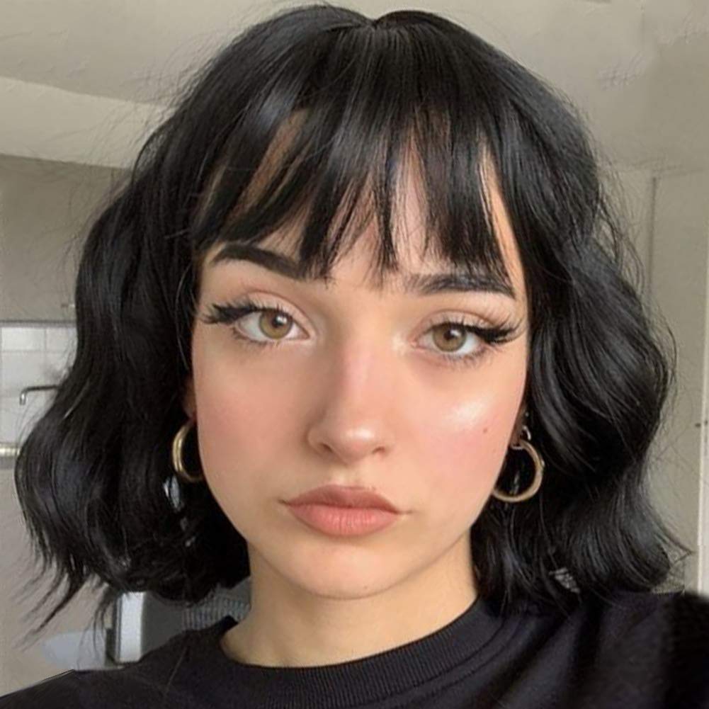 MISSQUEEN short-wavy black wig with bangs front view for natural movement