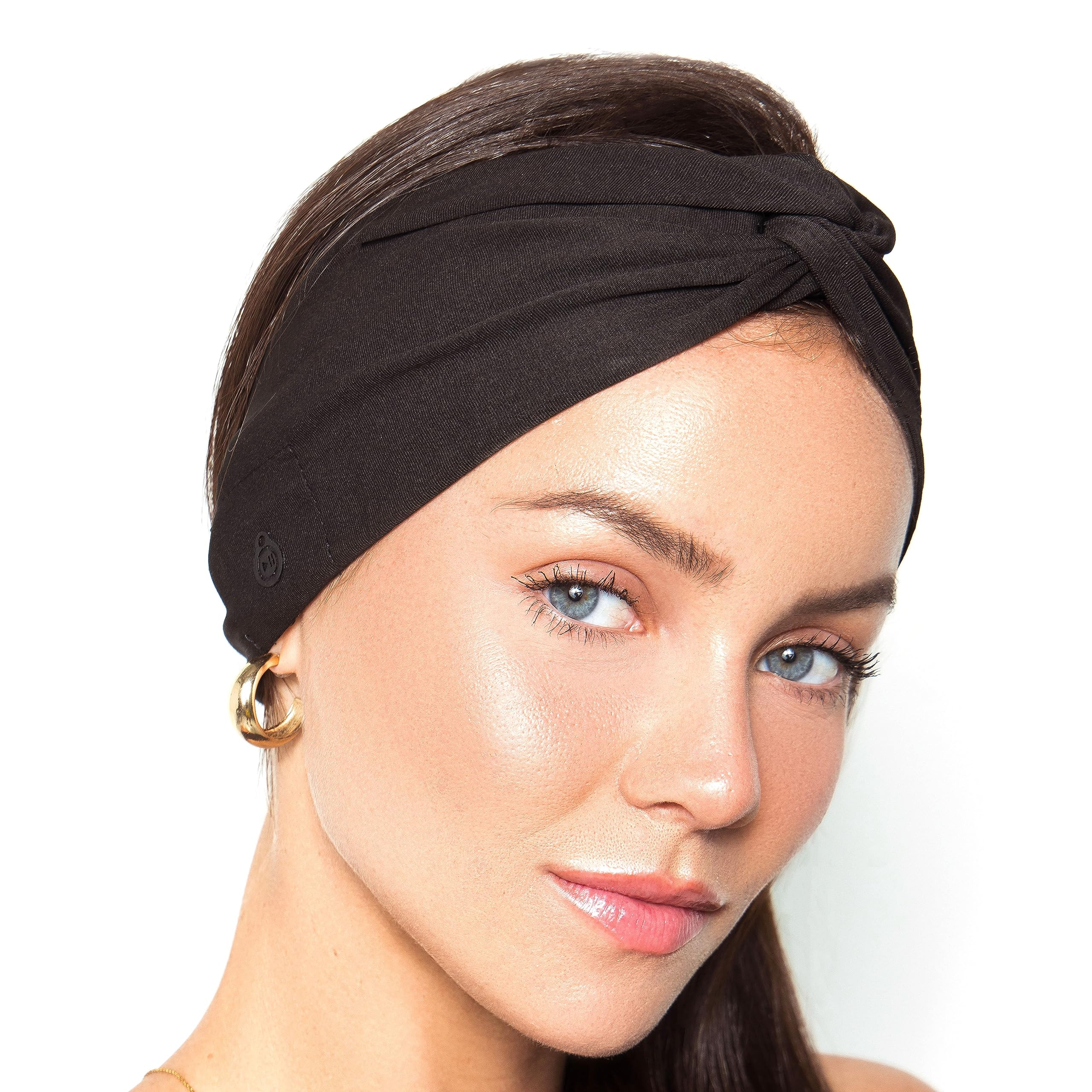 Mixiba headband headphones on model showing chic wireless listening during workouts