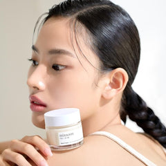 Mixsoon Bean Cream night routine application suggests overnight repair potential.
