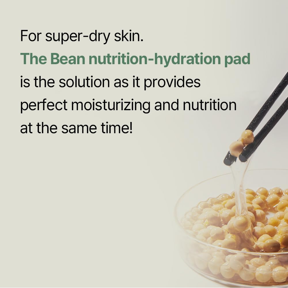 Mixsoon bean toner pad cheeks-application for gentle refresh and glow.