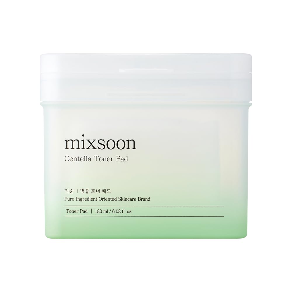Mixsoon Centella Toner Pad box showcases ready-to-use soothing skincare.