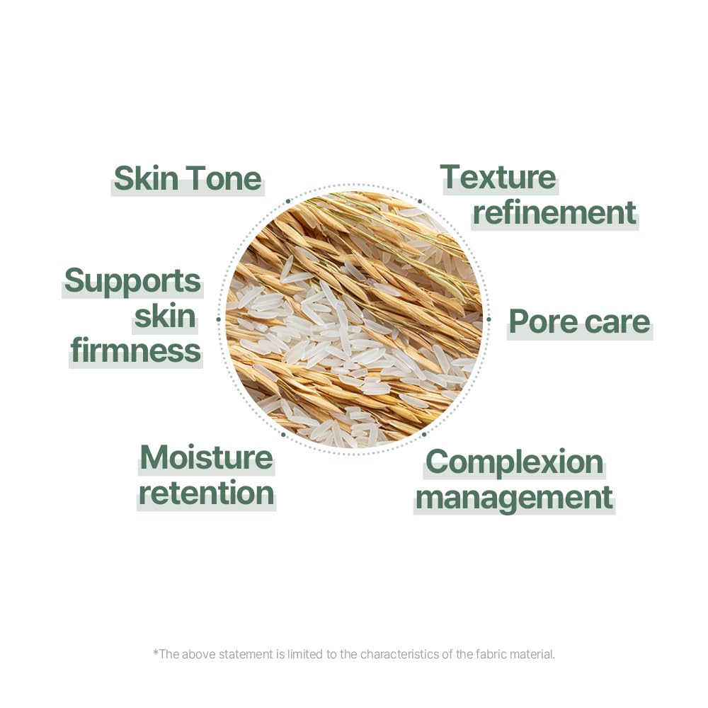 mixsoon galactomyces toner pad application on hand demonstrates easy daily use.