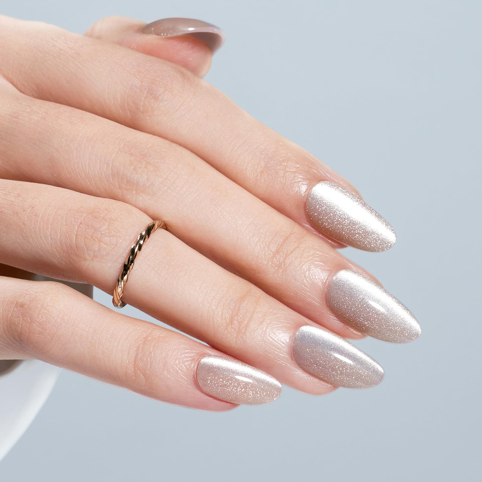 Modelones cat-eye nails almond 32pcs side view highlights compact set for travel-friendly manicures.