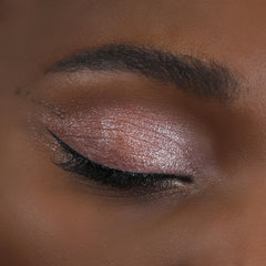 Moira Chroma Light Shadow 005 Sugar Crush brush blend delivers seamless lid transition.
