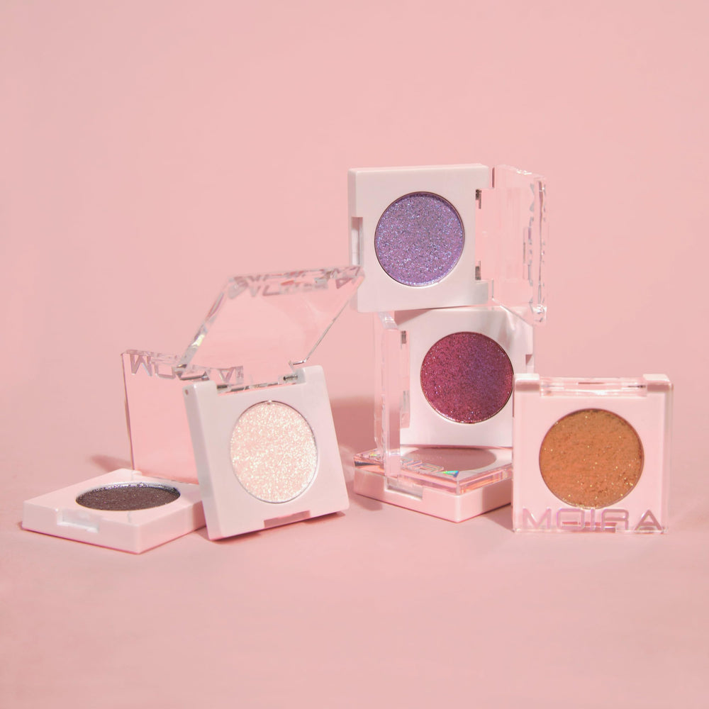 Moira Chroma Light Shadow 005 Sugar Crush travel-friendly compact for on-the-go glam.