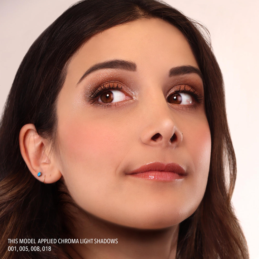 Moira Sombra Chroma Luminosa 017 Opal acabado radiante para resaltar miradas.