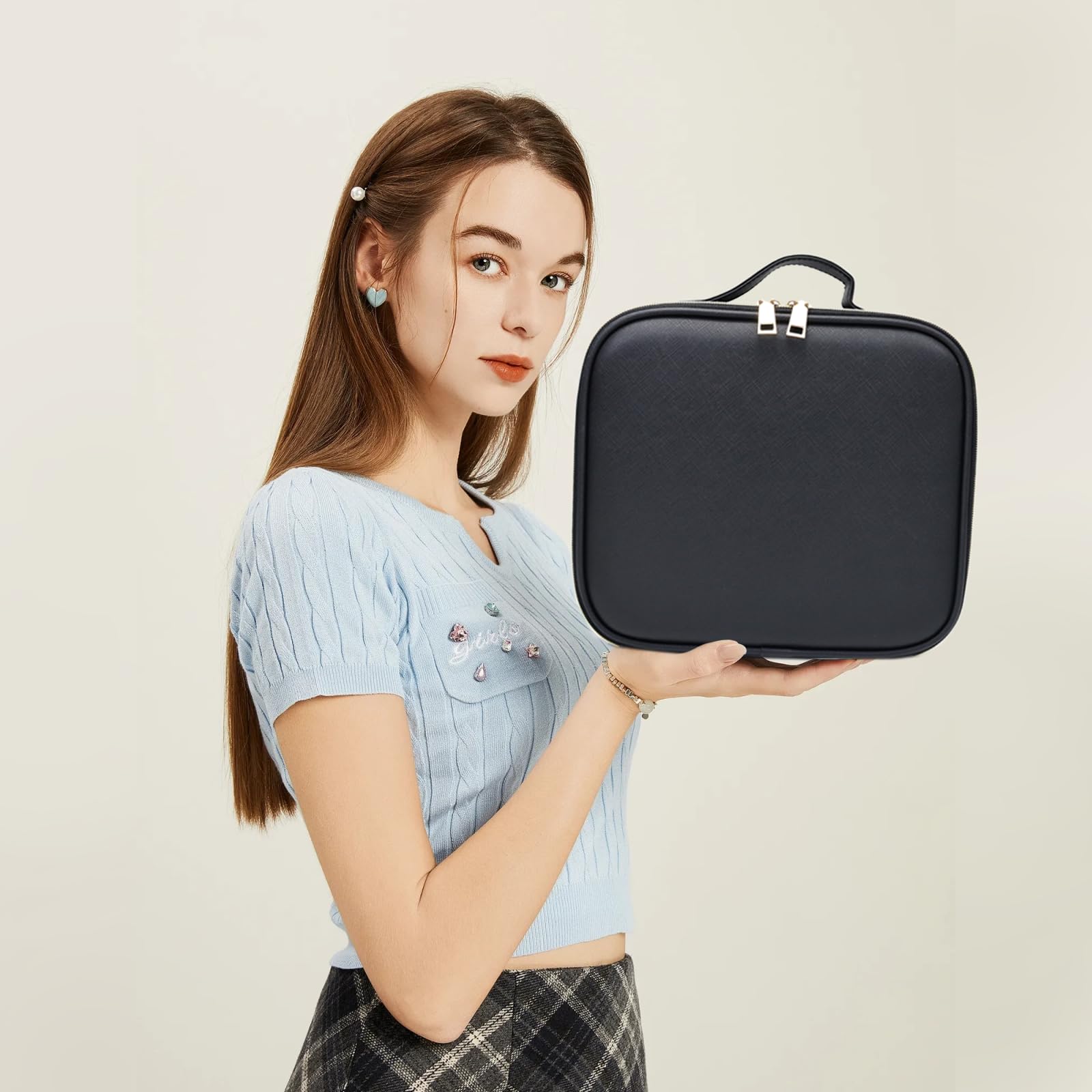 MORMID detachable mirror stand enables flexible placement on any surface.