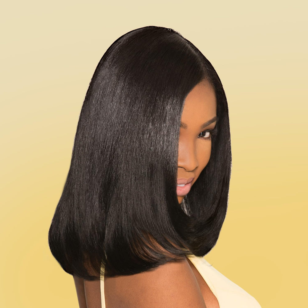 Motions Active Moisture Lavish Shampoo label close-up notes hydrating formula for daily use.