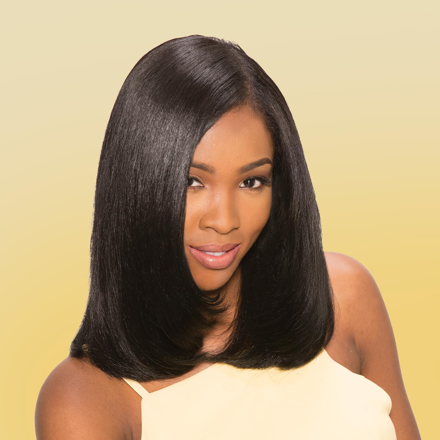Motions Active Moisture Lavish Shampoo packaging close-up signals a moisture-focused routine.