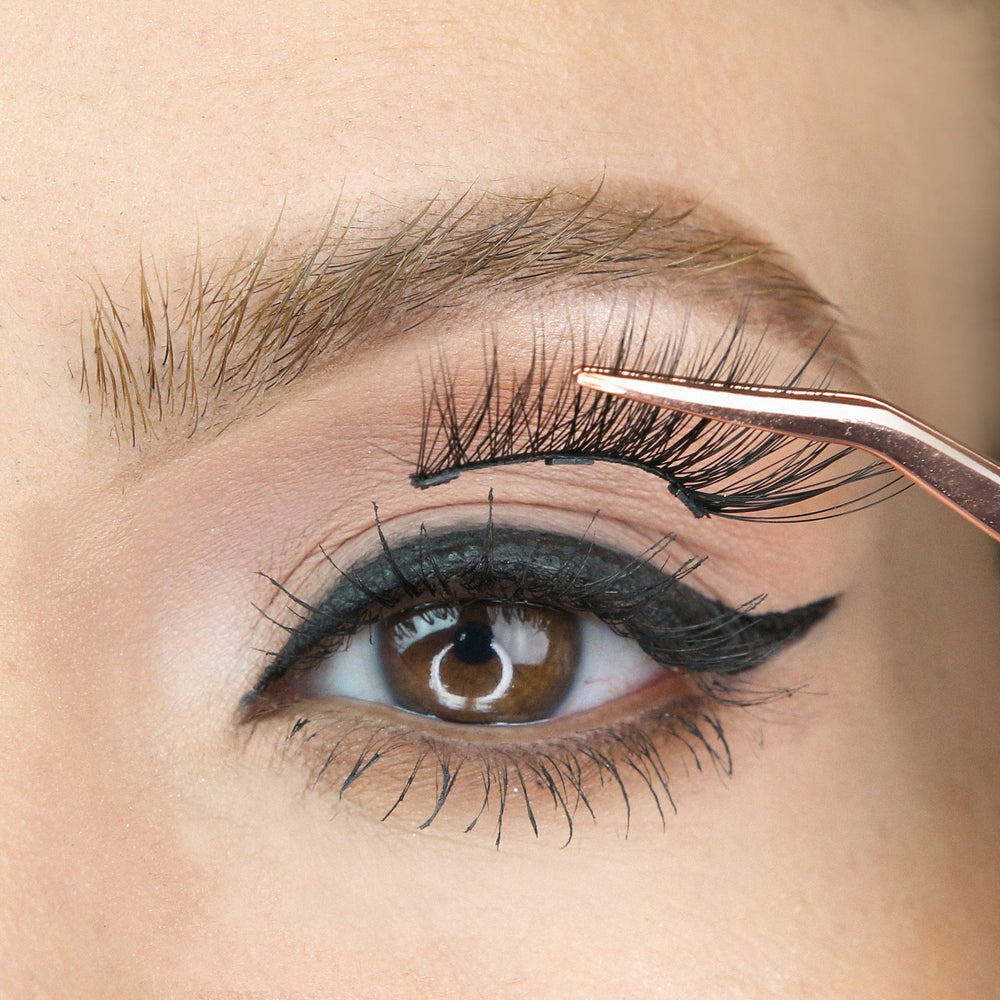 MoxieLash kit opened flat showing all-in-one magnetic lash system