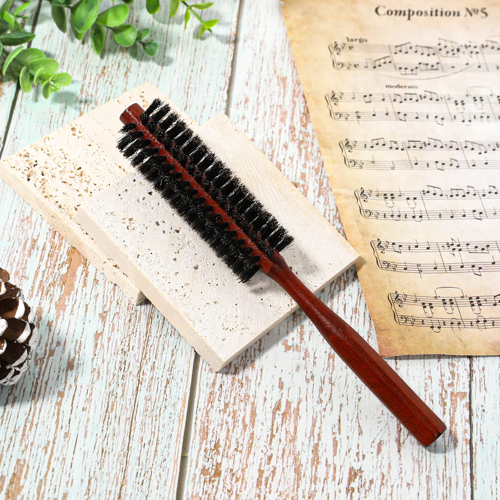 Mozeat Lens round bristle travel brush with wood handle ideal for quick touch ups