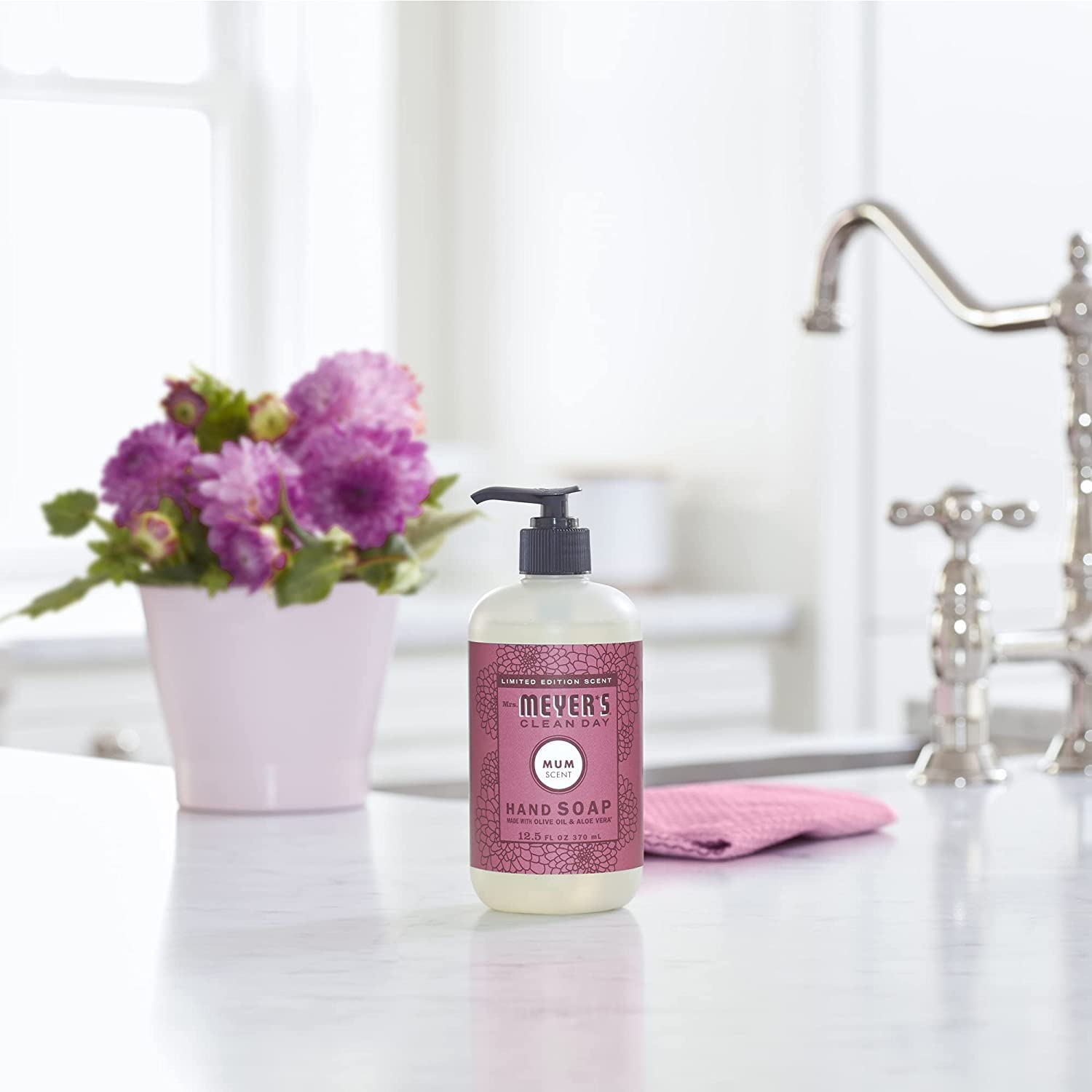 Mrs. Meyer's Clean Day Mum label close-up highlighting garden-inspired scent
