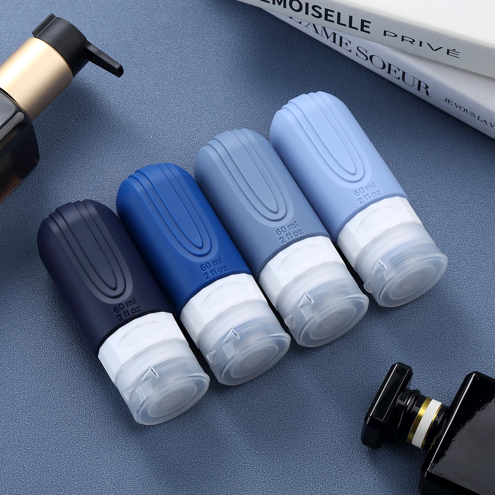 Mrsdry transparent wash bag keeps liquids visible and neatly arranged.