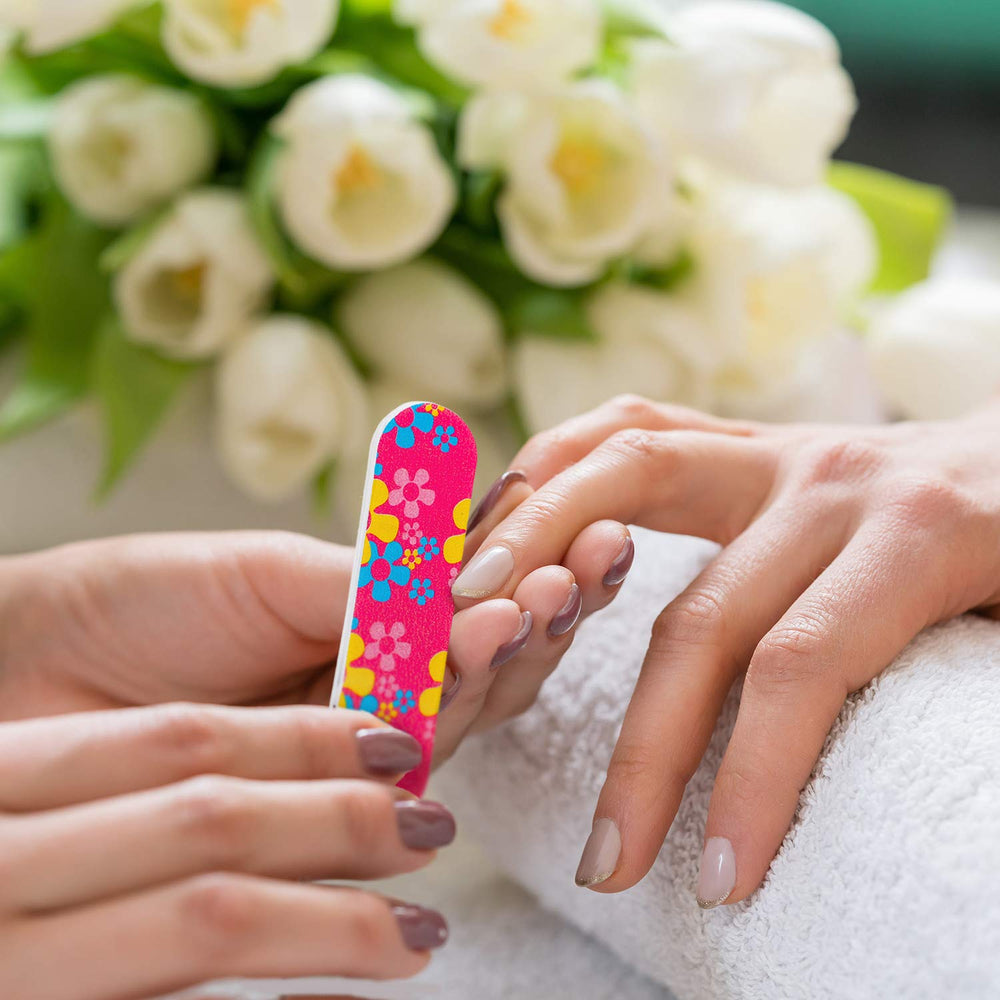 Mudder nail files strip-pattern for versatile double-sided filing.
