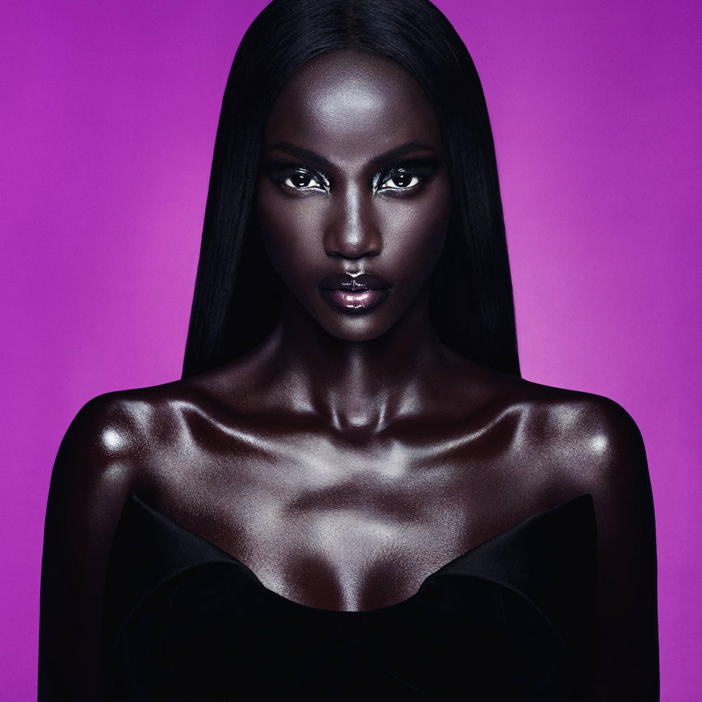 Mugler Alien Extraintense packaging shot emphasizes premium, gift-ready presentation.