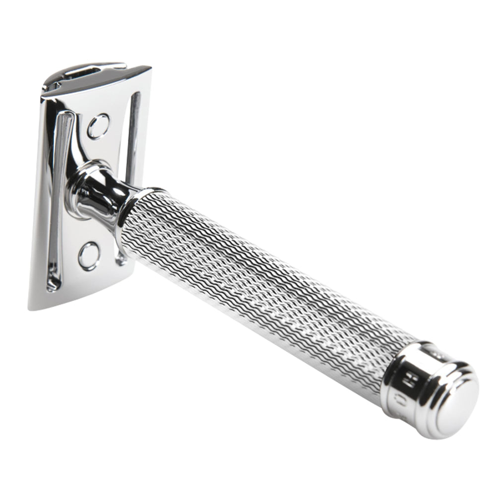 MÜHLE TRADITIONAL R89 black chrome handle for a sleek look