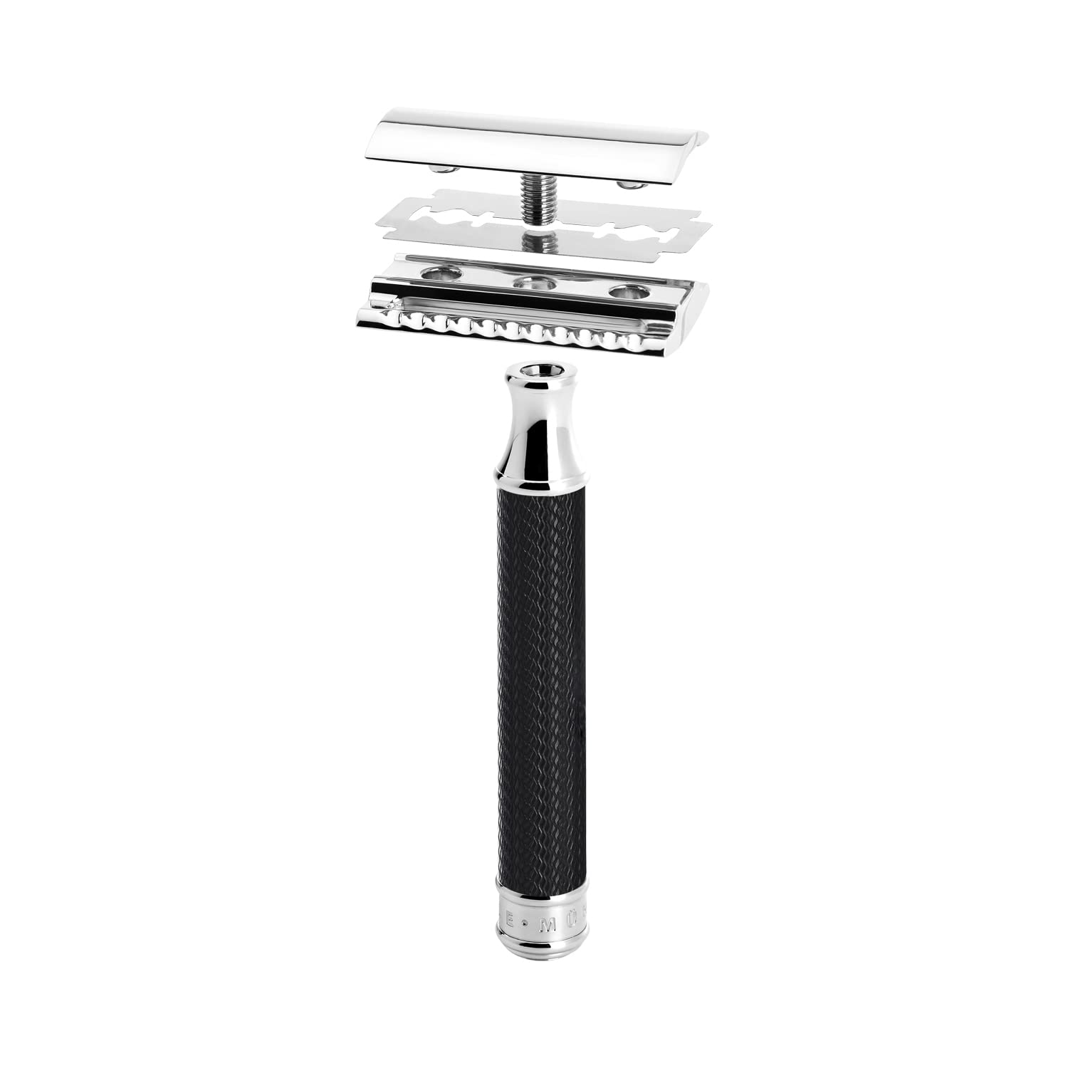 MÜHLE Traditional R89 barbershop shot evokes professional grooming at home.