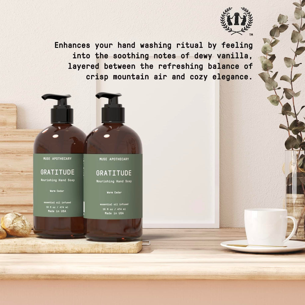 Muse Apothecary textura lujosa que humecta mientras limpia.