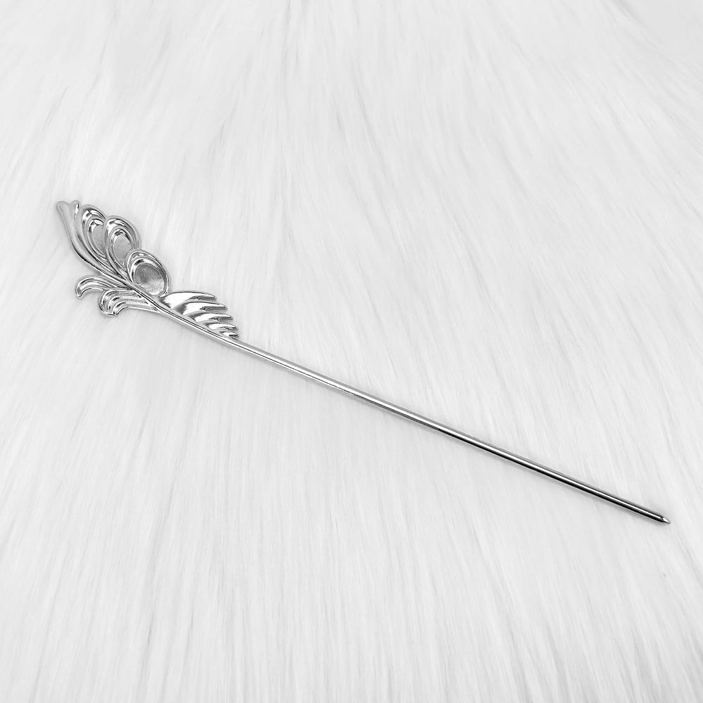 MYAYD stage-ready hairpin enhances character presence in conventions and themed events.