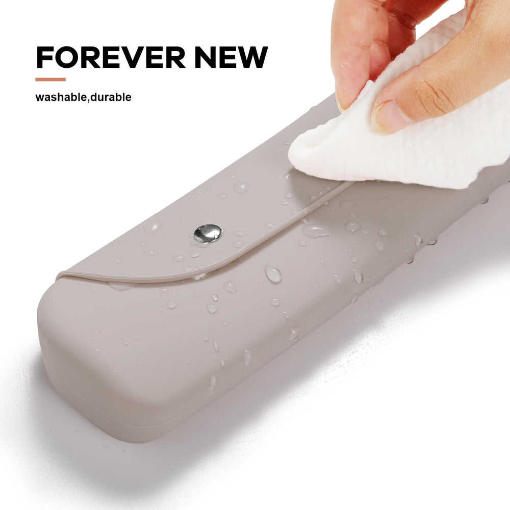 MZLlanyun makeup brush holder in luggage demonstrates portable travel setup