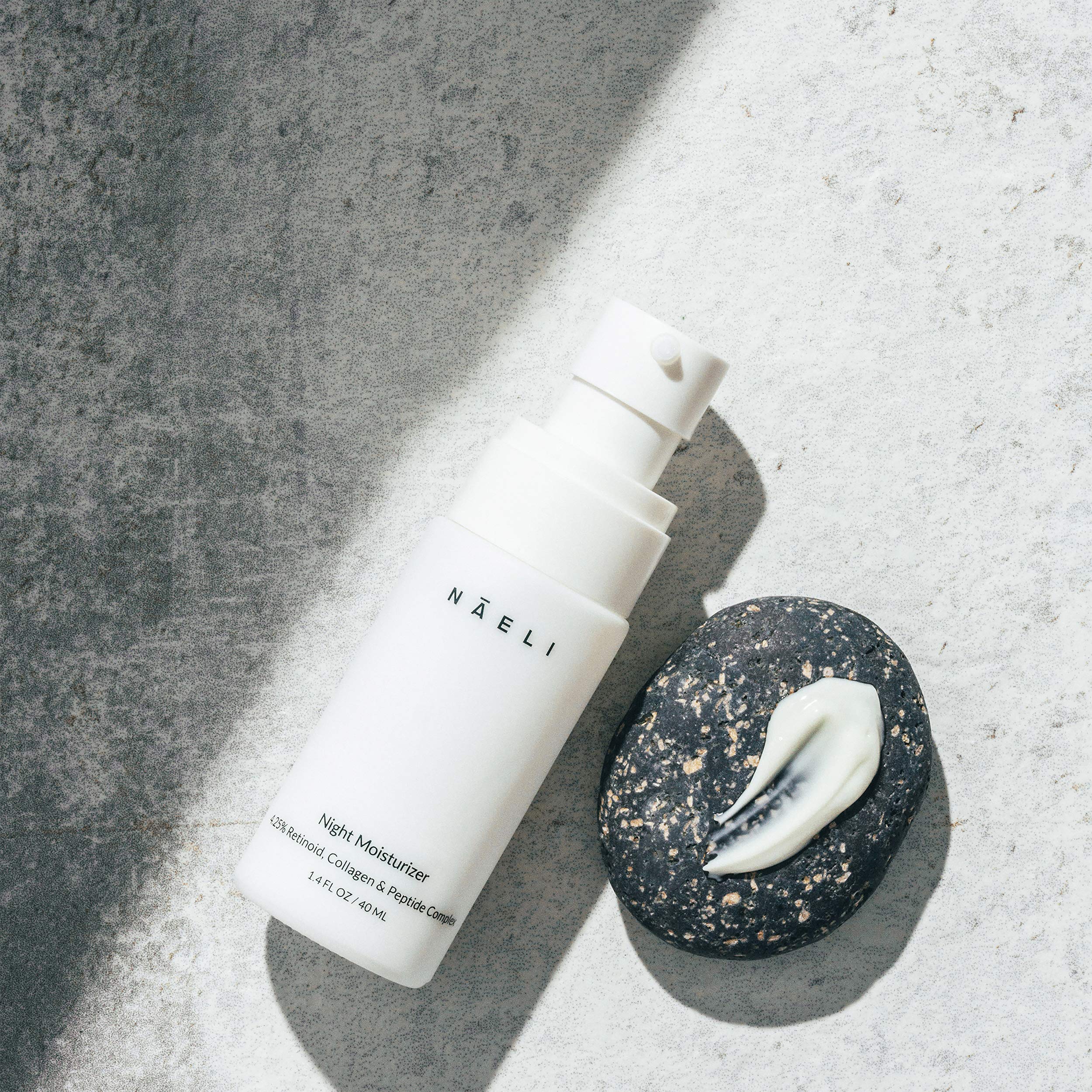 NAELI Retinoid Night Cream hyaluronic acid illustration emphasizes deep hydration for plump skin.
