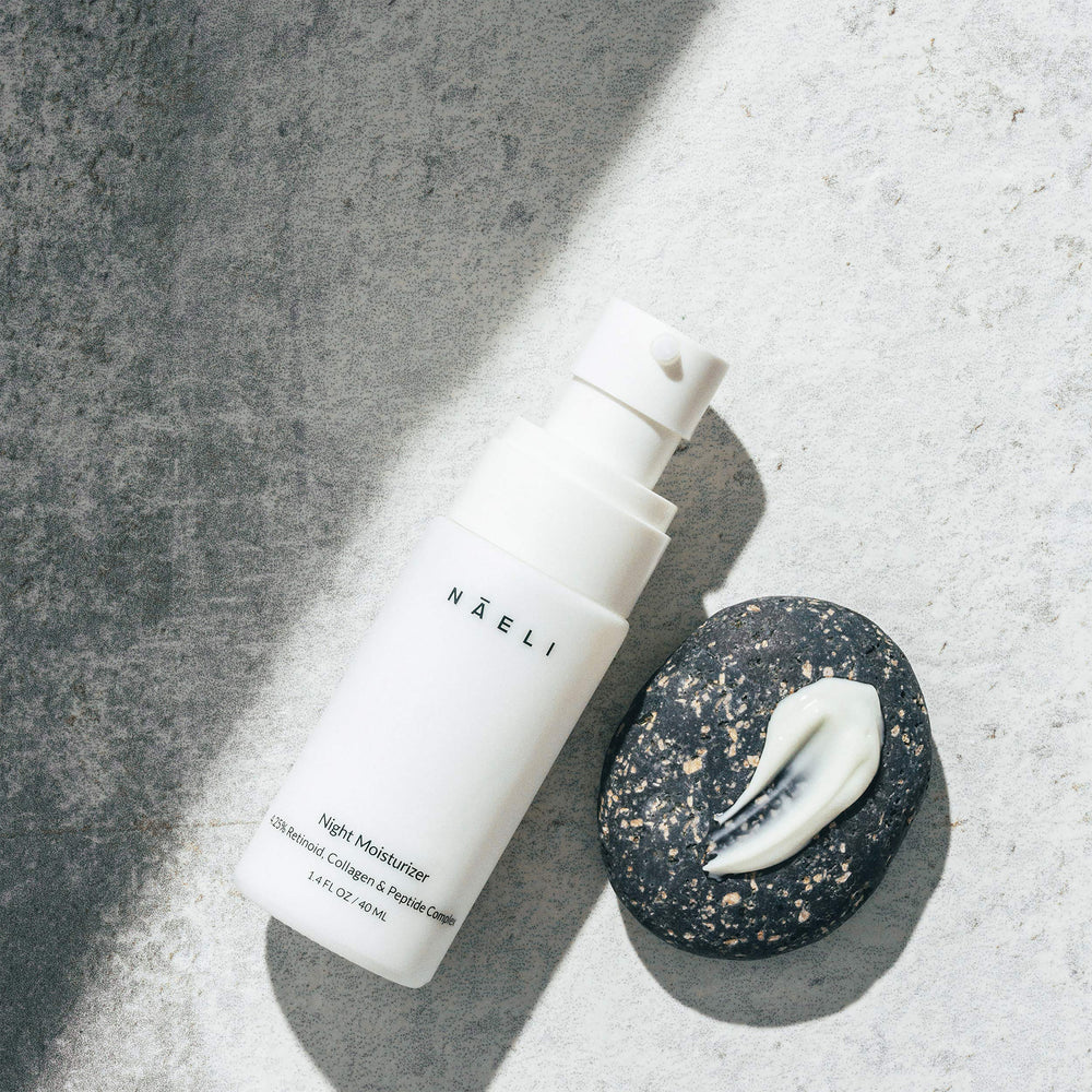 NAELI Retinoid Night Cream hyaluronic acid illustration emphasizes deep hydration for plump skin.