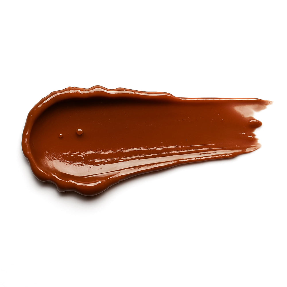Naissant Copper Chocolate Mask lifestyle shot on hair care routine.