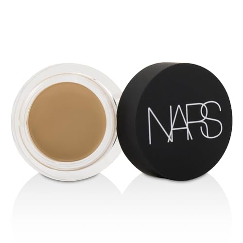 Open compact reveals product and smooth finish.