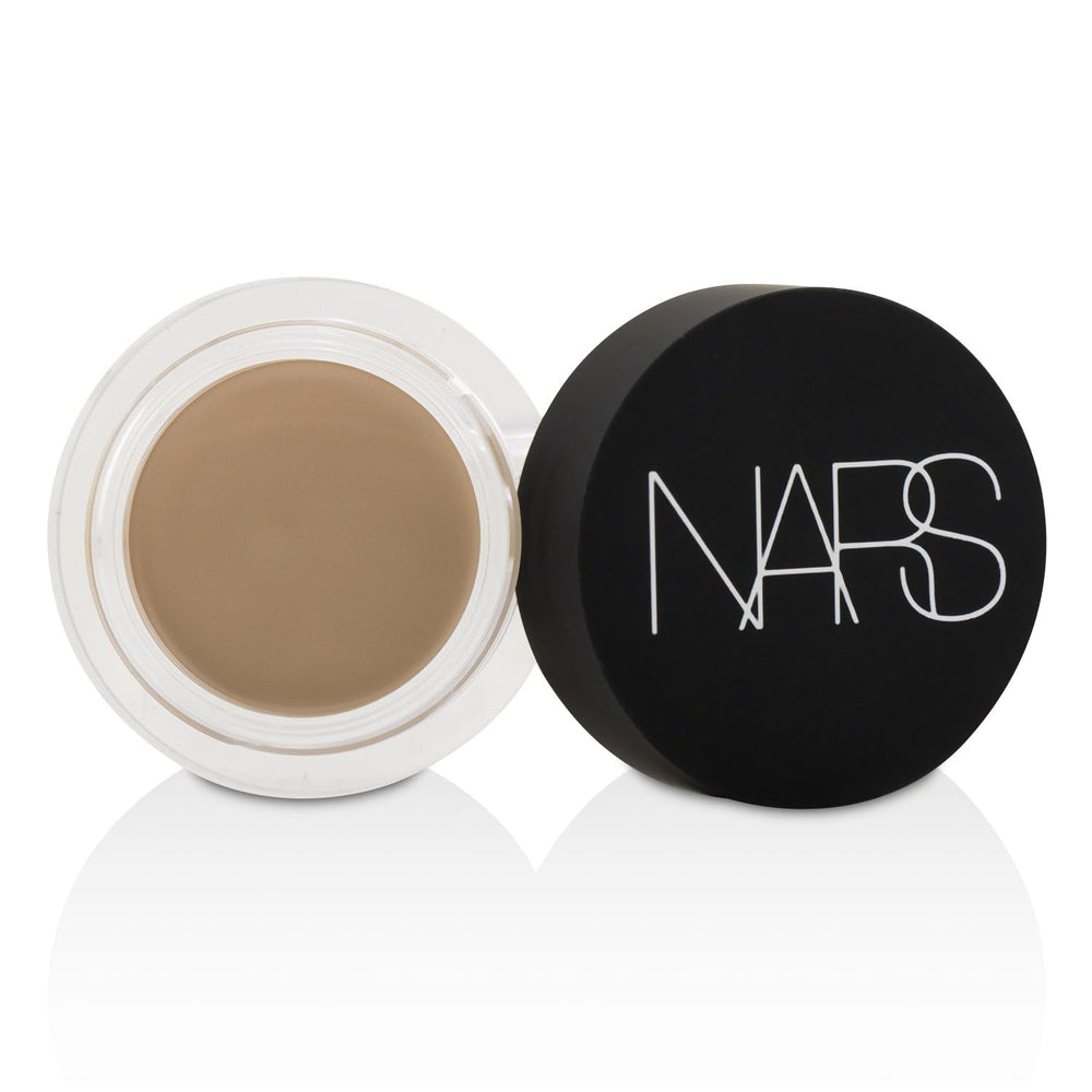 NARS concealer swatch in Vanilla for radiant coverage.