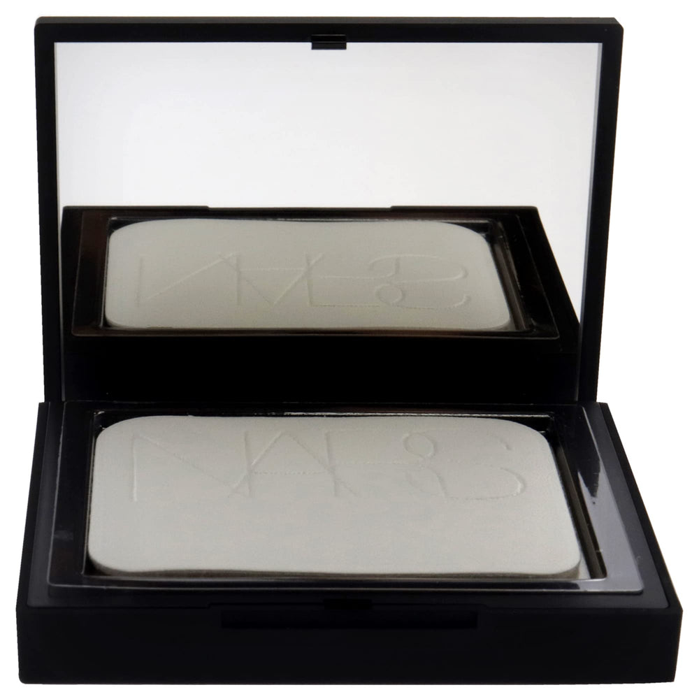 NARS Translucent Crystal with applicator demonstrates precise, mess-free powder application.