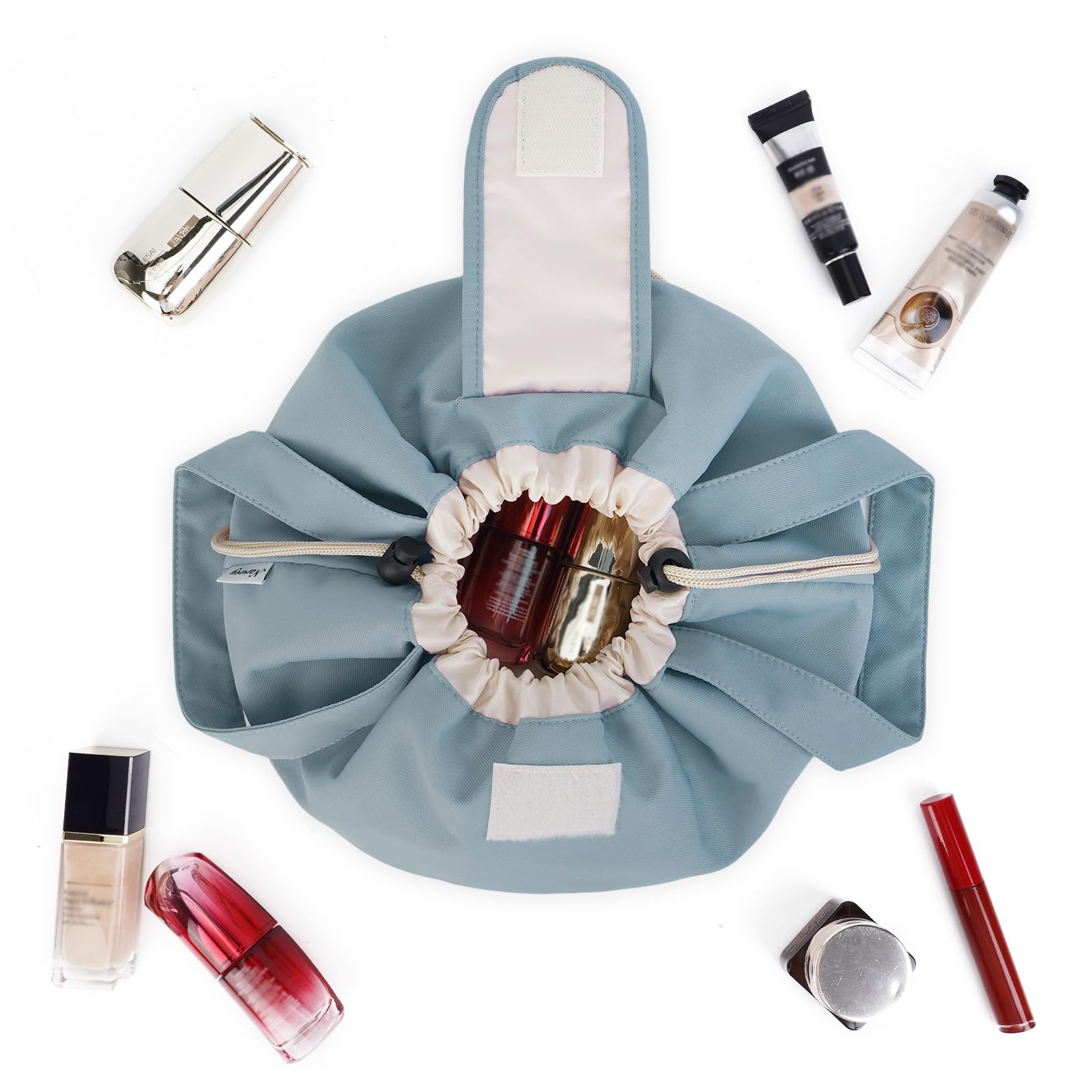 Narwey handles and drawstrings provide secure closure and easy carrying during trips