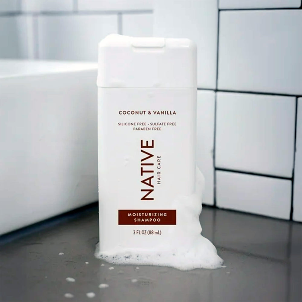 Native Coconut & Vanilla Mini Shampoo rinse-action demonstrates quick, easy rinse