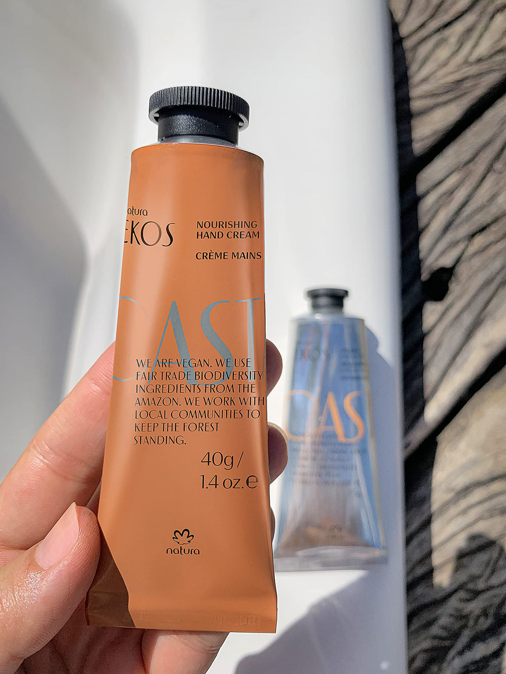 Natura Brazil Nut Hand Cream highlighting Castanha oil for deep hydration.